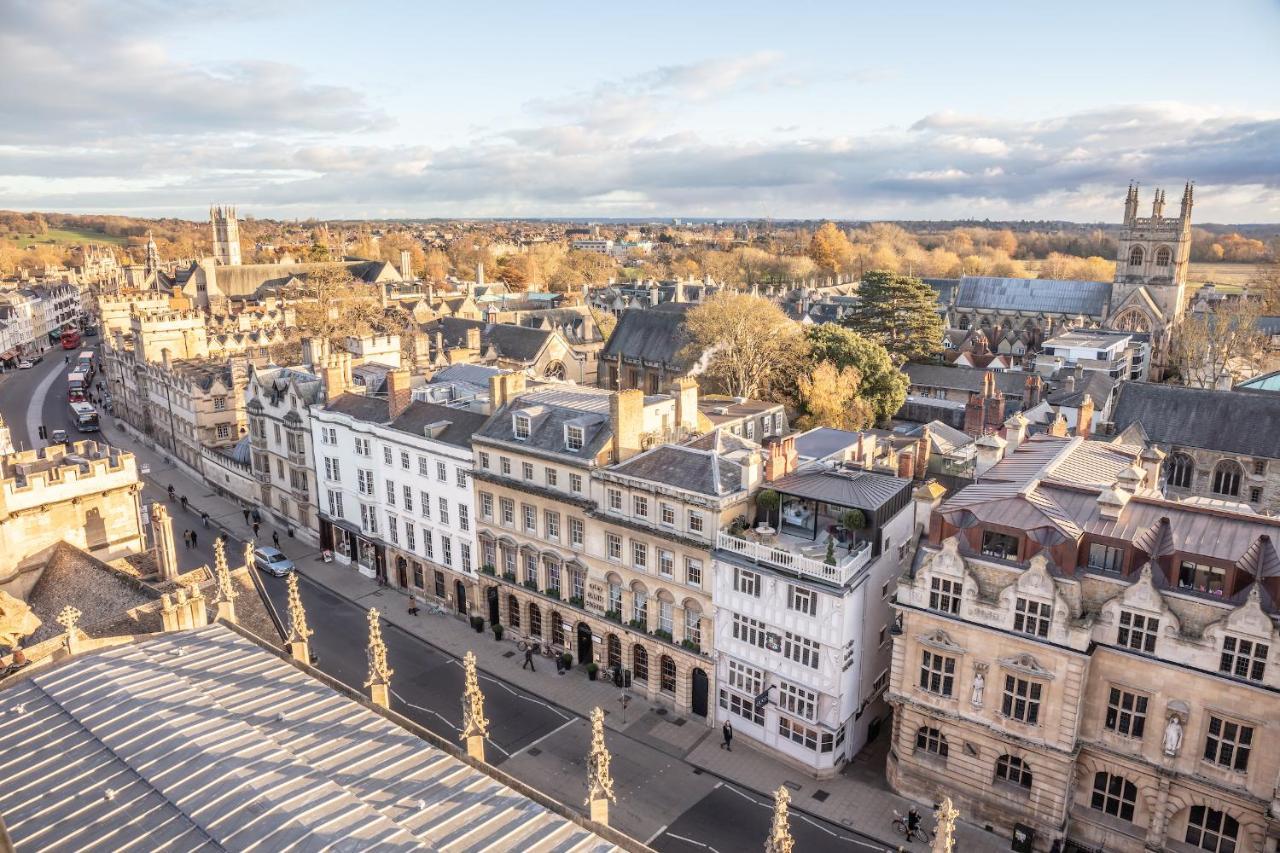 Old Bank Hotel Οξφόρδη Εξωτερικό φωτογραφία The view from the tower of St John's College, Cambridge, looking north-east down the High Street.