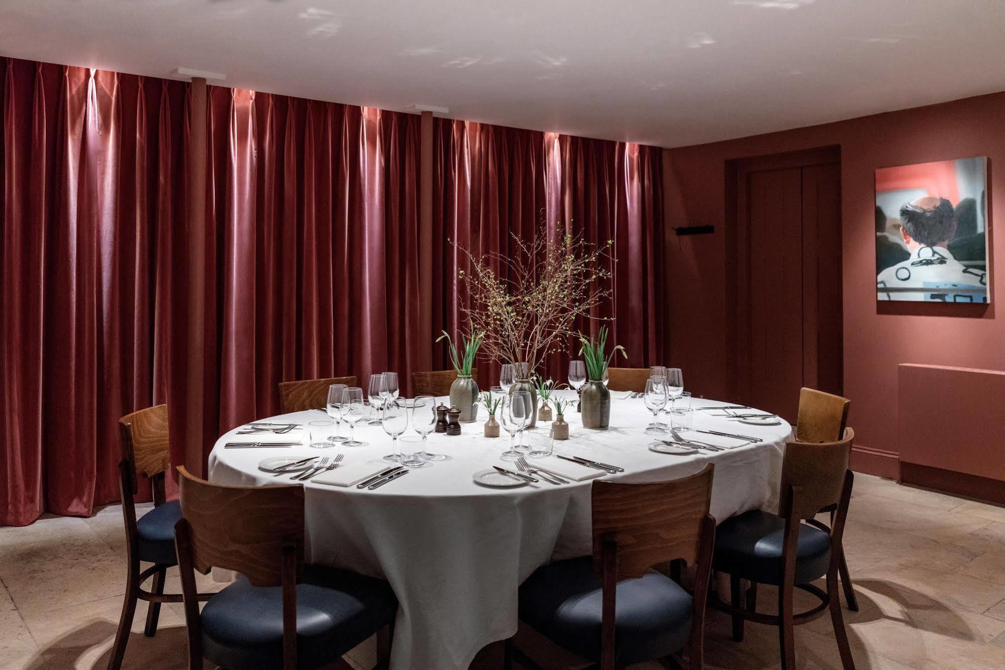 Old Bank Hotel Οξφόρδη Εξωτερικό φωτογραφία The dining room at the 2012 Olympic Village
